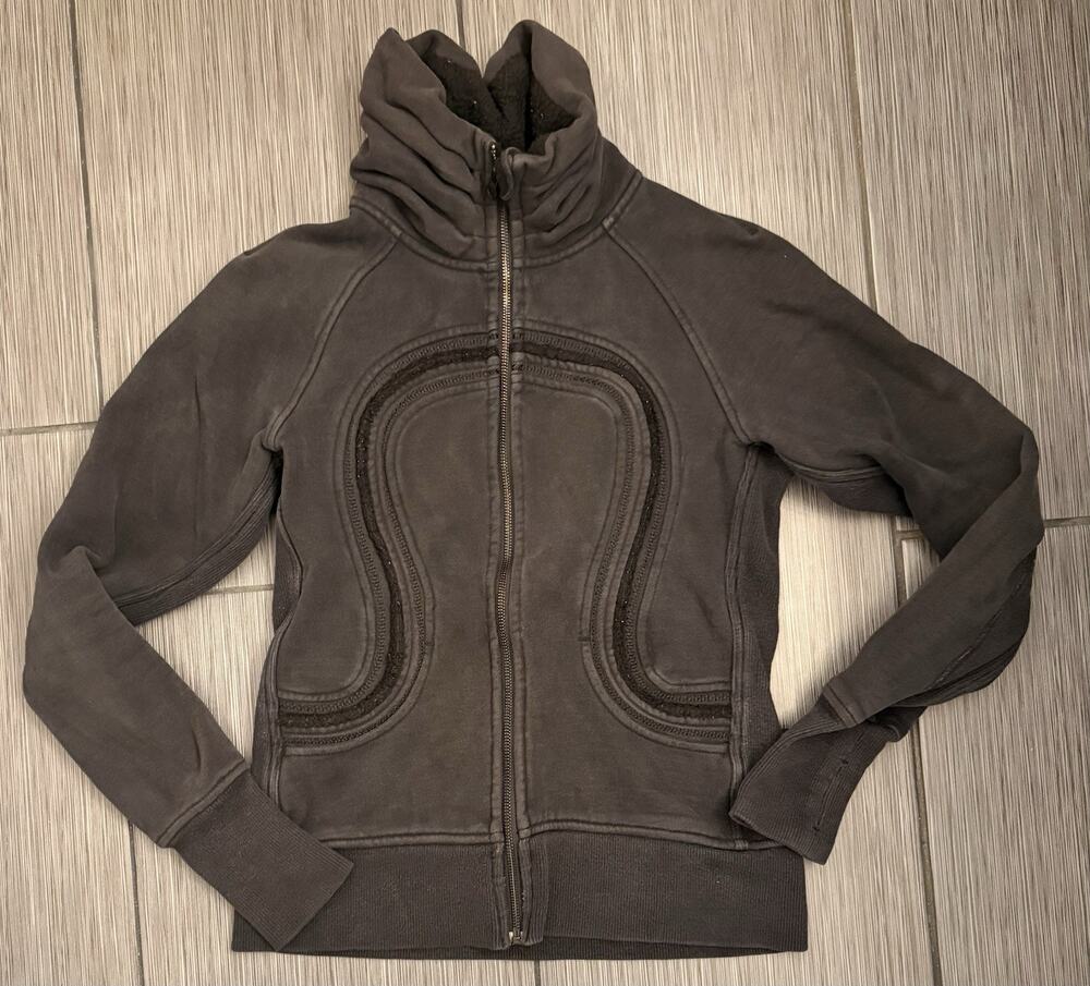 Lululemon Women's Cuddle Up Black Furry Scuba Activewear Full Zip Jacket Size 6